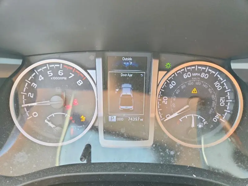 2021 TOYOTA TACOMA SR5 V6  