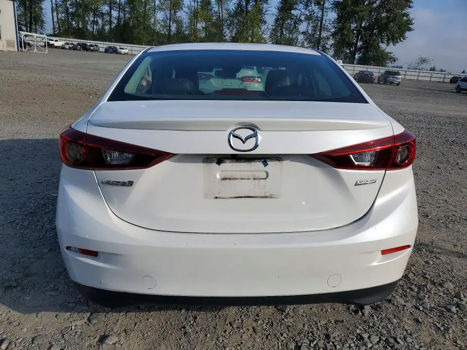 2018 MAZDA 3 TOURING  
