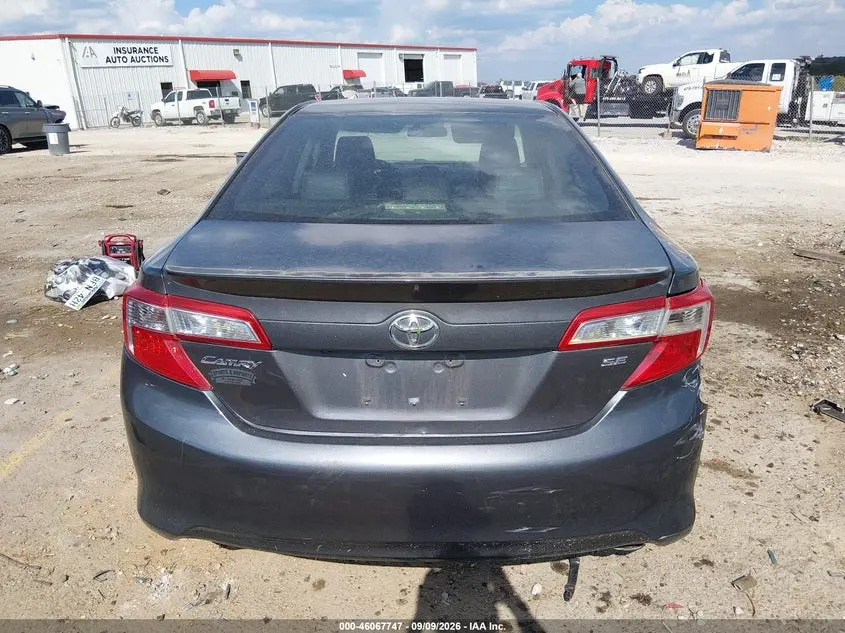 2014 TOYOTA CAMRY SE