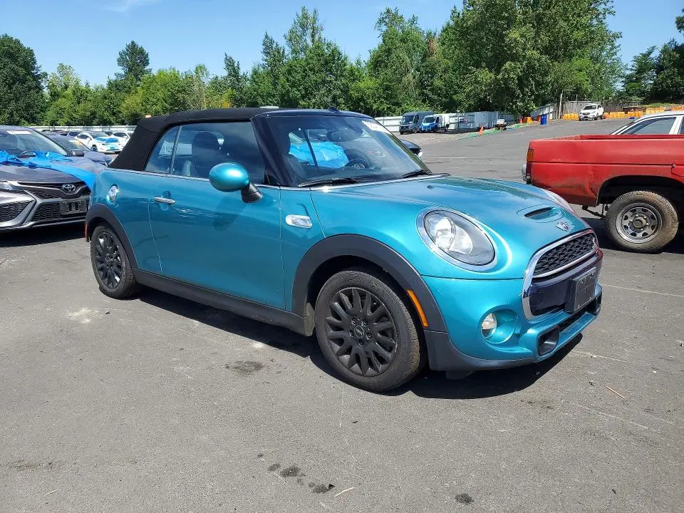 2017 MINI COOPER S  