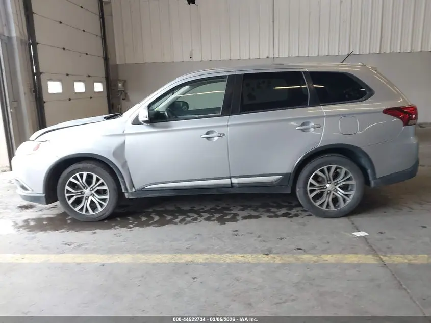 2016 MITSUBISHI OUTLANDER SE