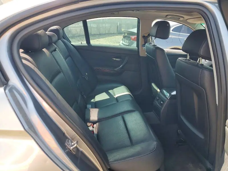 2011 BMW 328I   