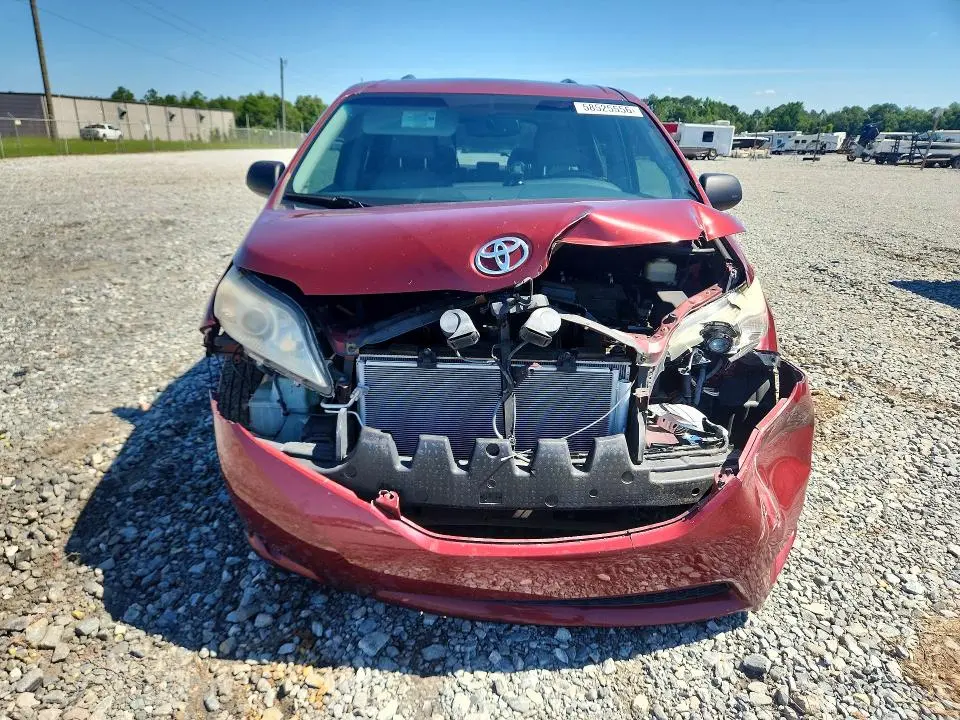 2015 TOYOTA SIENNA XLE PREMIUM 8-PASSENGER  