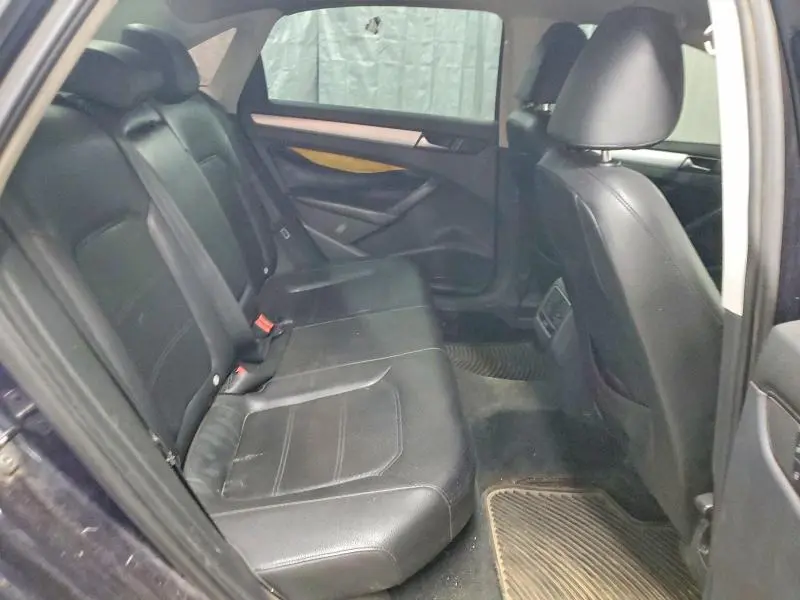 2013 VOLKSWAGEN PASSAT SE  