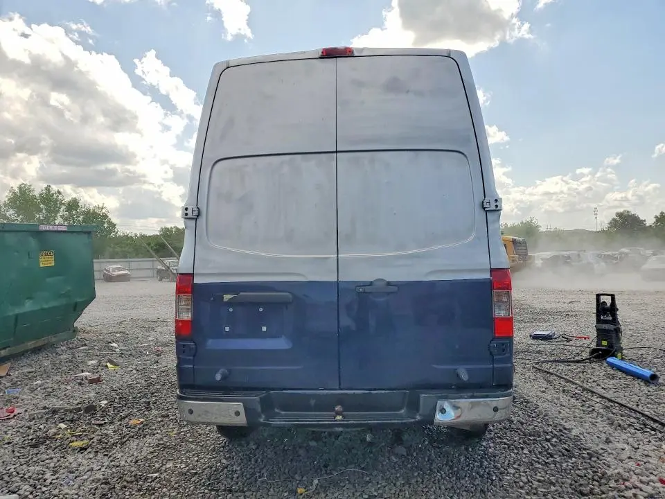 2012 NISSAN NV 2500  