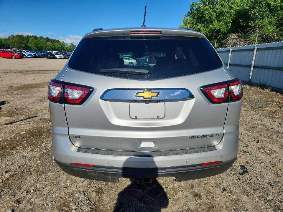 2015 CHEVROLET TRAVERSE LT  