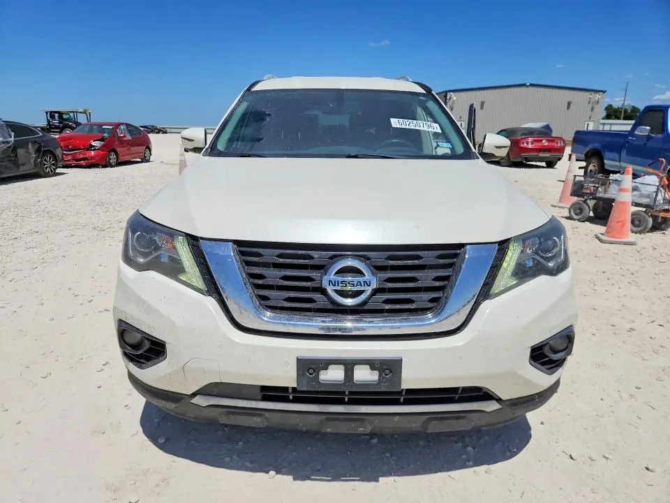 2017 NISSAN PATHFINDER SL  
