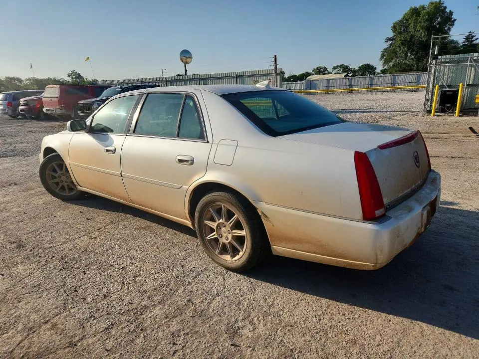 2010 CADILLAC DTS LUXURY COLLECTION  