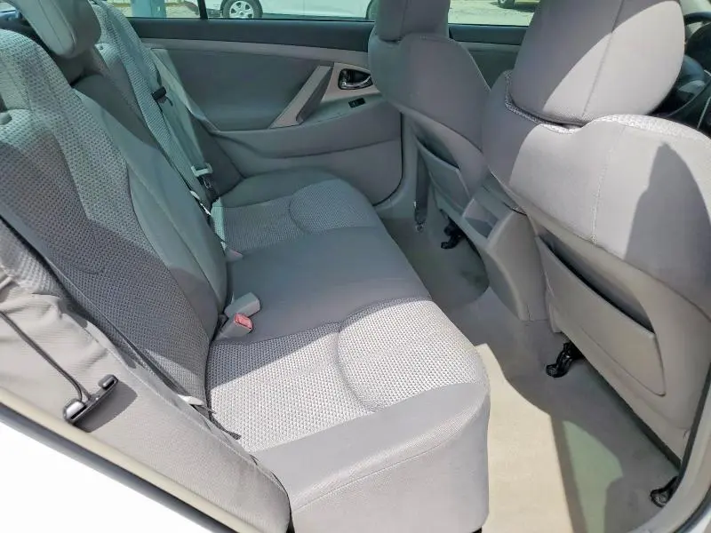 2011 TOYOTA CAMRY SE  
