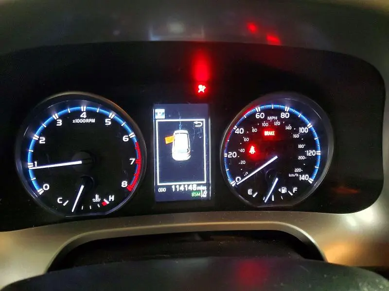 2018 TOYOTA RAV4 XLE  