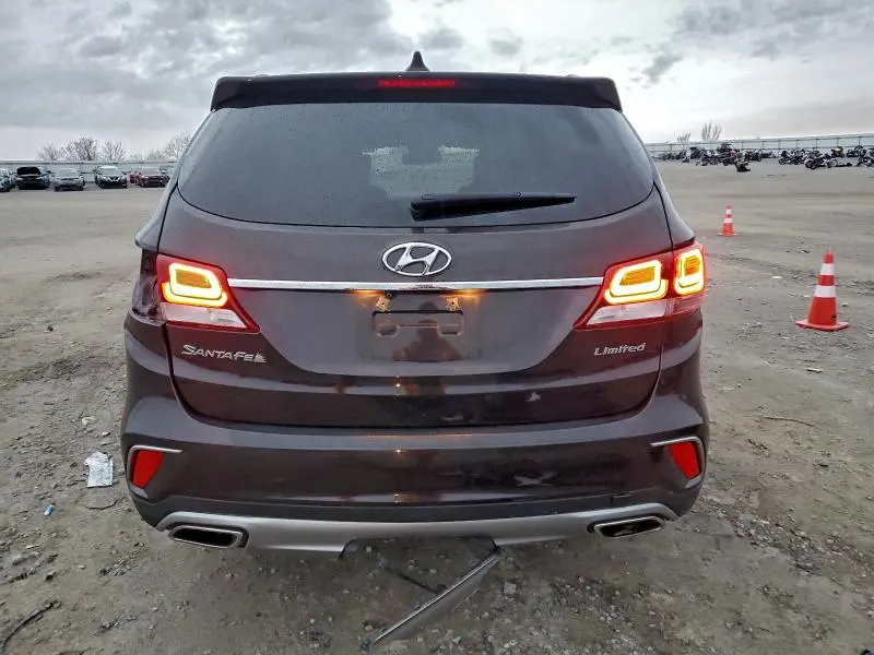 2017 HYUNDAI SANTA FE SE  