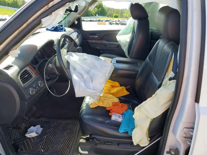 2011 CHEVROLET SUBURBAN K1500 LT  