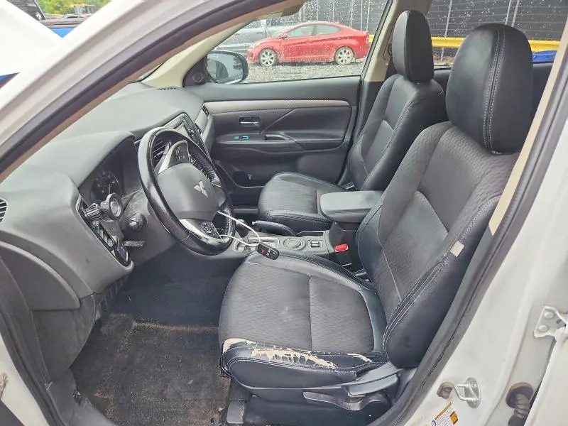 2015 MITSUBISHI OUTLANDER SE  