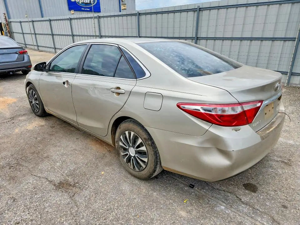 2015 TOYOTA CAMRY LE  