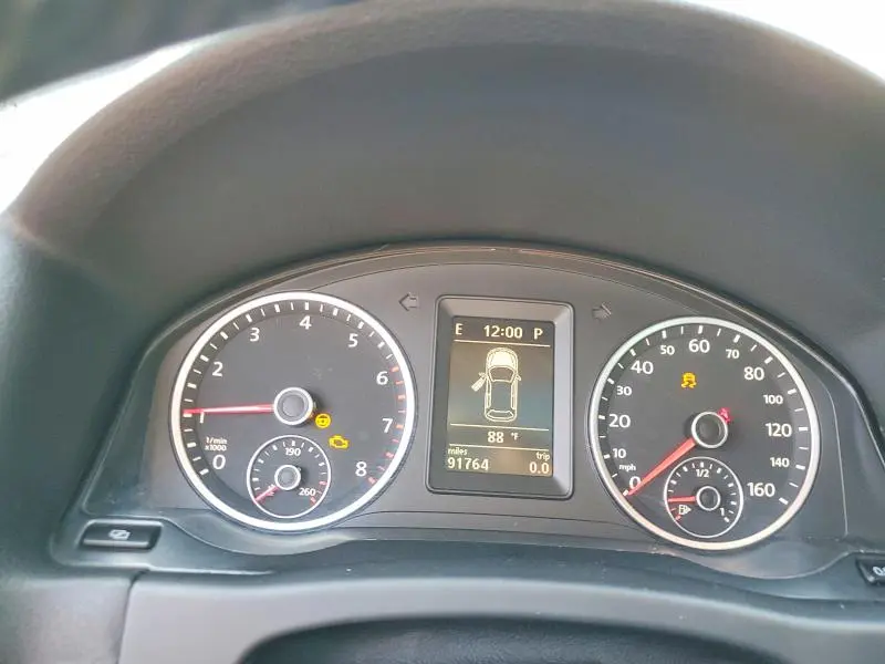 2010 VOLKSWAGEN TIGUAN SE  