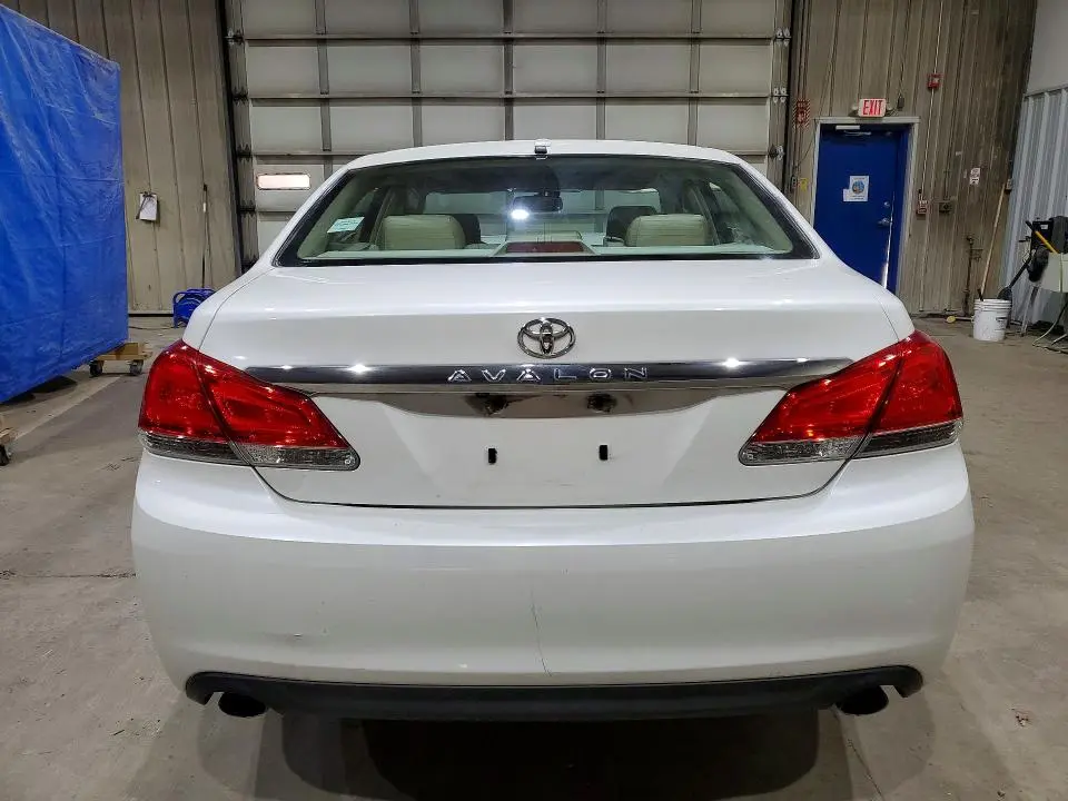 2011 TOYOTA AVALON LIMITED  