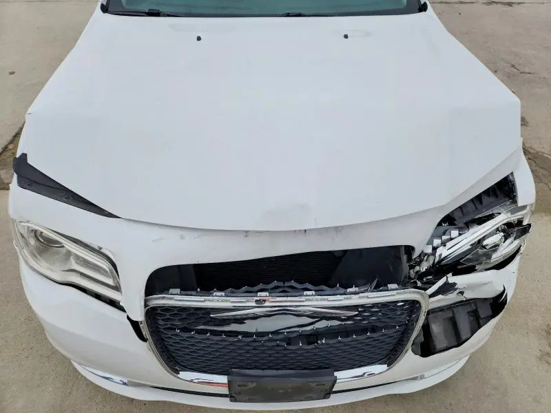 2016 CHRYSLER 300 LIMITED  