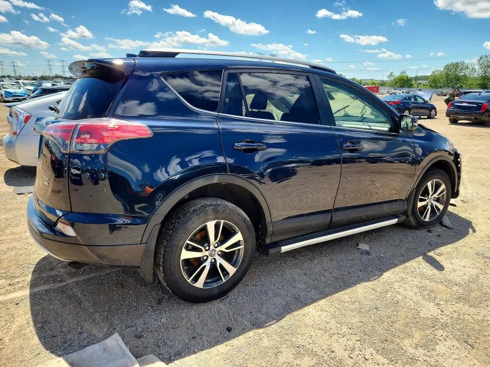 2018 TOYOTA RAV4 XLE  