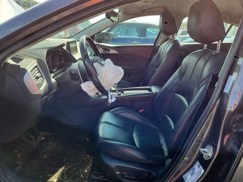 2017 MAZDA 3 TOURING  