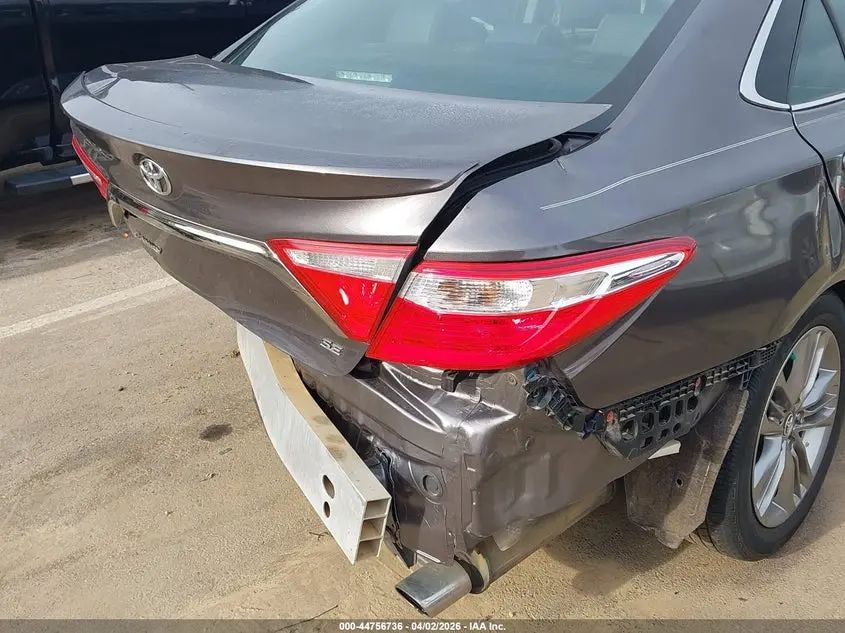 2016 TOYOTA CAMRY SE