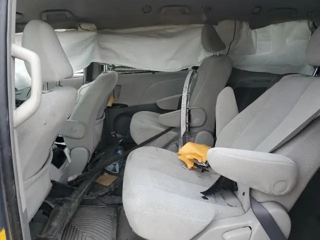 2011 TOYOTA SIENNA LE  
