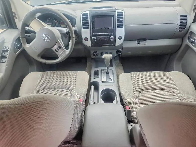 2010 NISSAN FRONTIER CREW CAB XE  