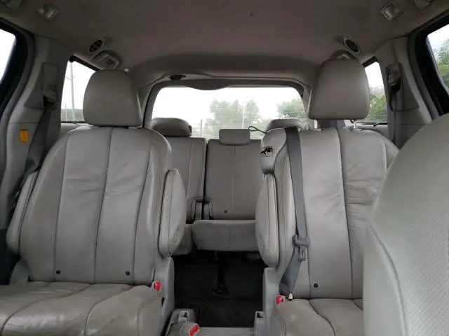 2012 TOYOTA SIENNA XLE  