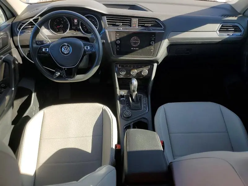 2020 VOLKSWAGEN TIGUAN SE  