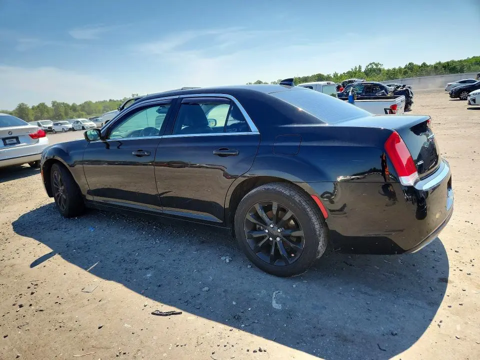 2015 CHRYSLER 300 LIMITED  