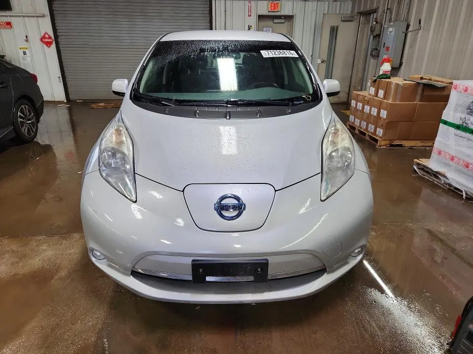 2015 NISSAN LEAF S  
