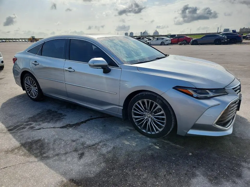 2020 TOYOTA AVALON LIMITED  