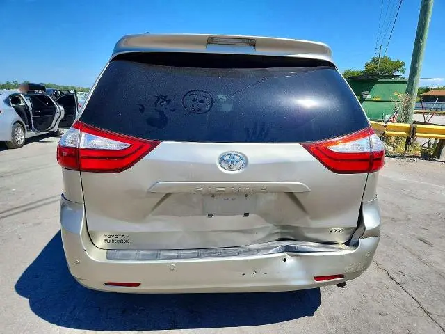2015 TOYOTA SIENNA XLE PREMIUM 8-PASSENGER  
