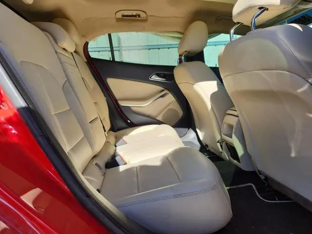 2015 MERCEDES-BENZ GLA 250  