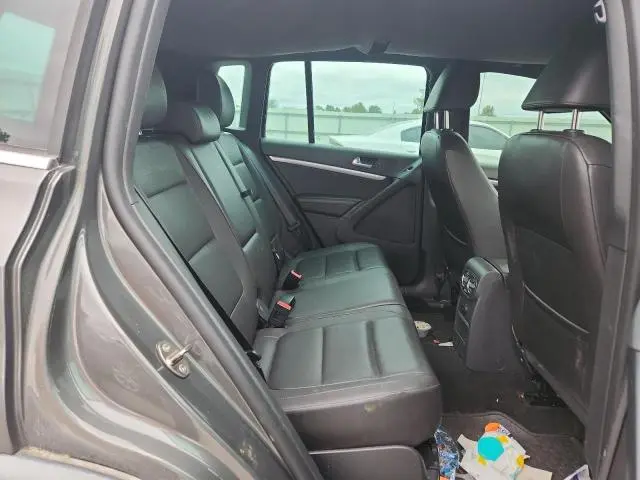 2016 VOLKSWAGEN TIGUAN S  