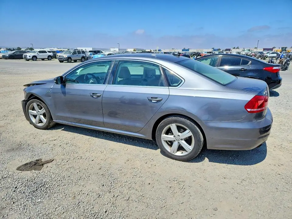 2015 VOLKSWAGEN PASSAT S  
