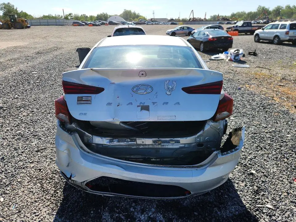 2019 HYUNDAI ELANTRA SE  