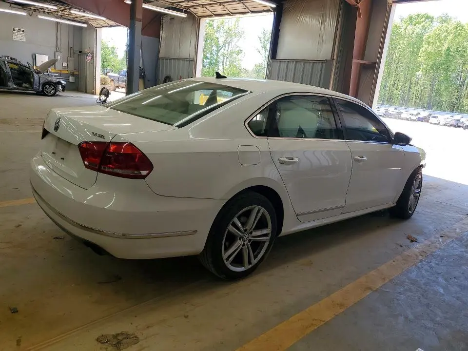 2012 VOLKSWAGEN PASSAT SEL  
