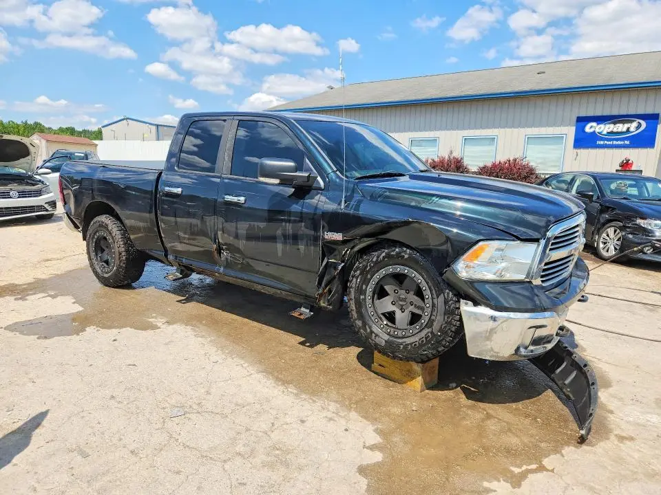 2015 RAM 1500 SLT  