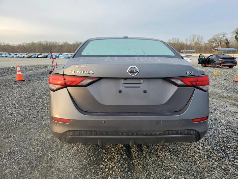 2022 NISSAN SENTRA SV  