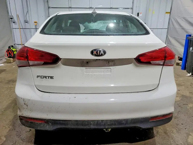 2018 KIA FORTE LX  