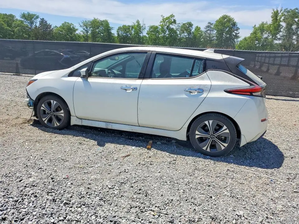 2020 NISSAN LEAF SV  