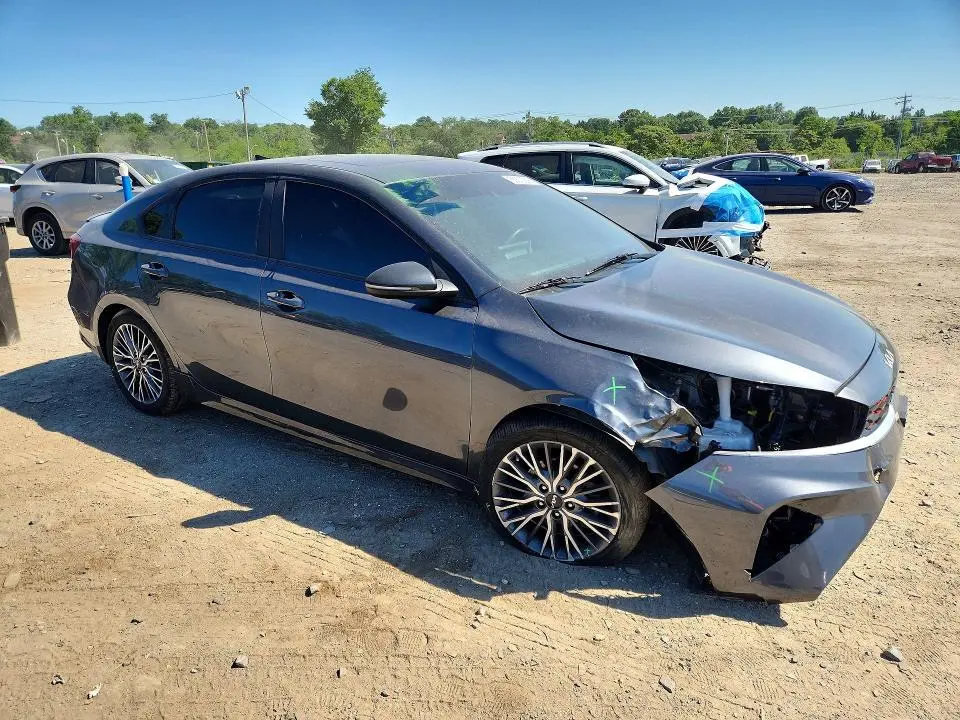 2023 KIA FORTE GT LINE  