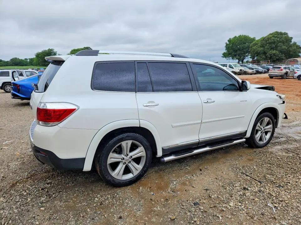 2013 TOYOTA HIGHLANDER LIMITED  
