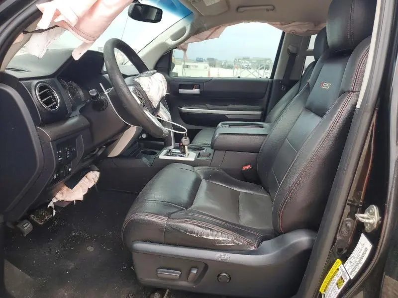 2016 TOYOTA TUNDRA CREWMAX SR5  