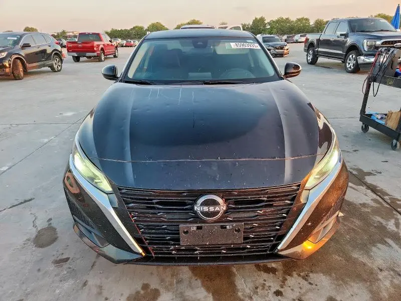 2023 NISSAN ALTIMA SV  