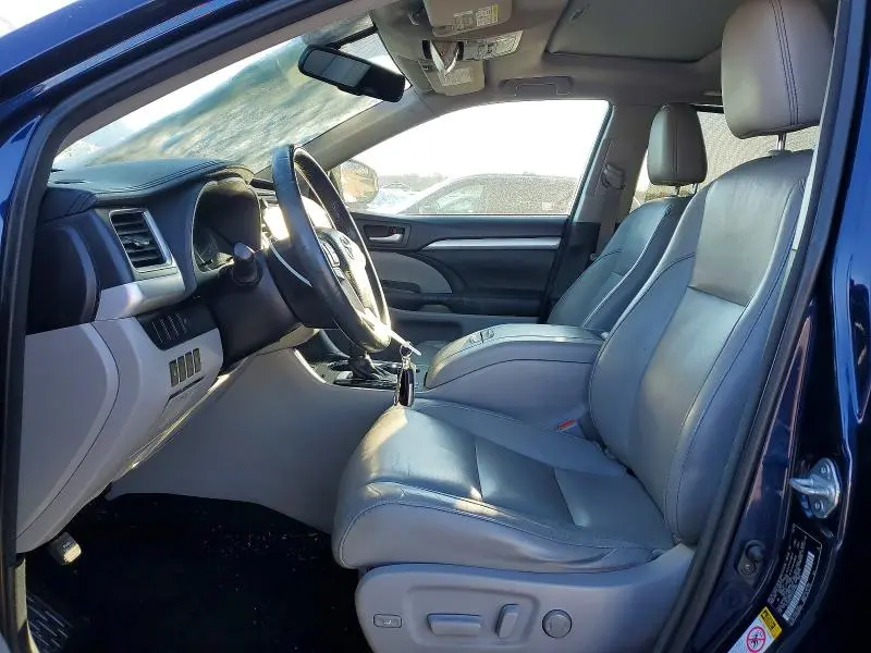 2016 TOYOTA HIGHLANDER XLE  