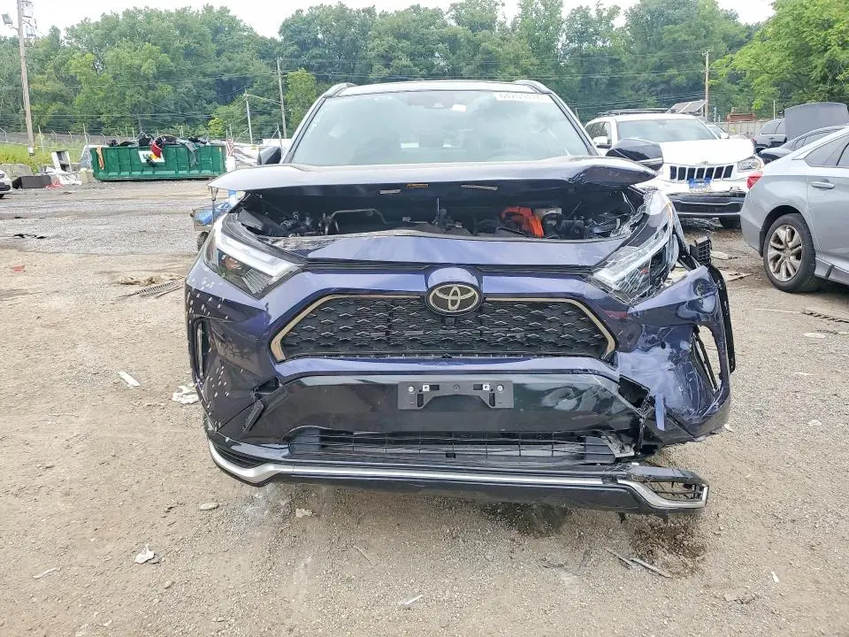 2025 TOYOTA RAV4 XSE  
