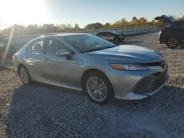 2020 TOYOTA CAMRY XLE  