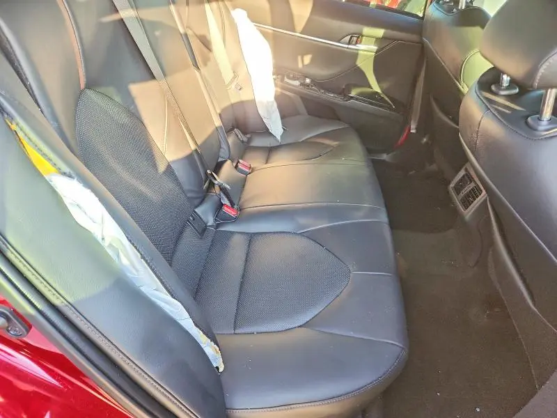 2020 TOYOTA CAMRY XLE  