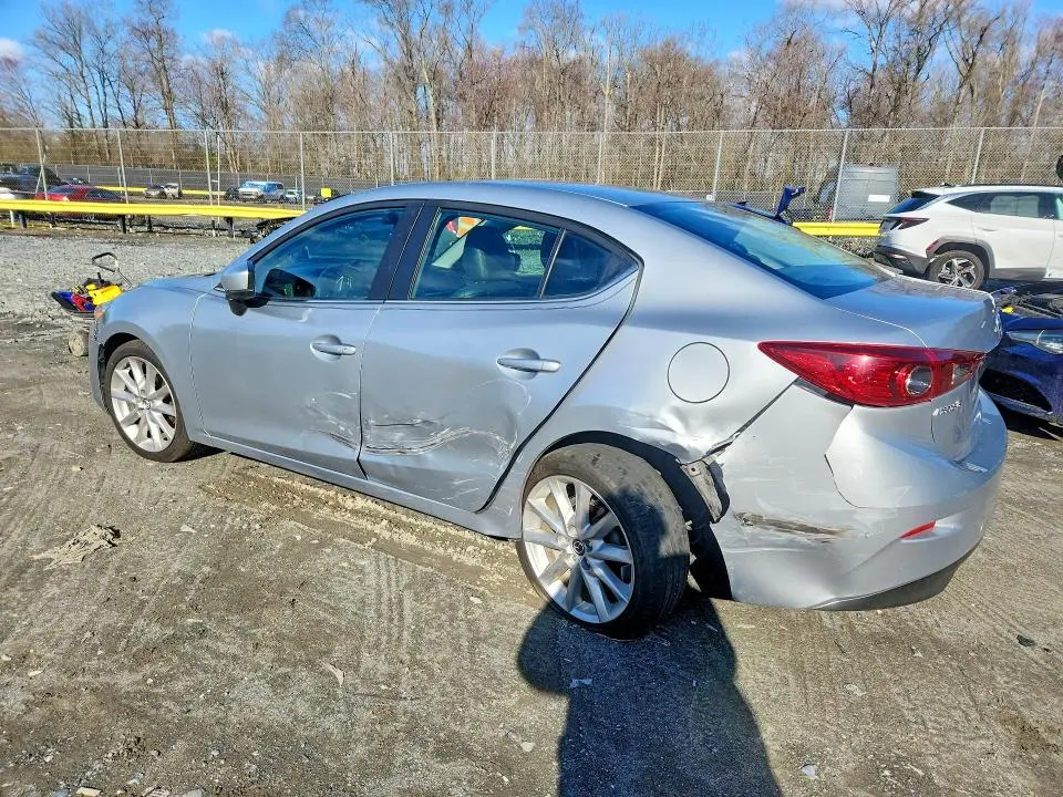 2017 MAZDA 3 TOURING  